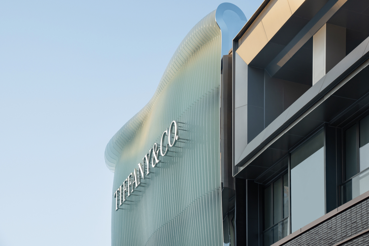 MVRDV設計Tiffany & Co.北京旗艦店建築！經典Bone Cuff手鐲線條化為半透明玻璃帷幕
