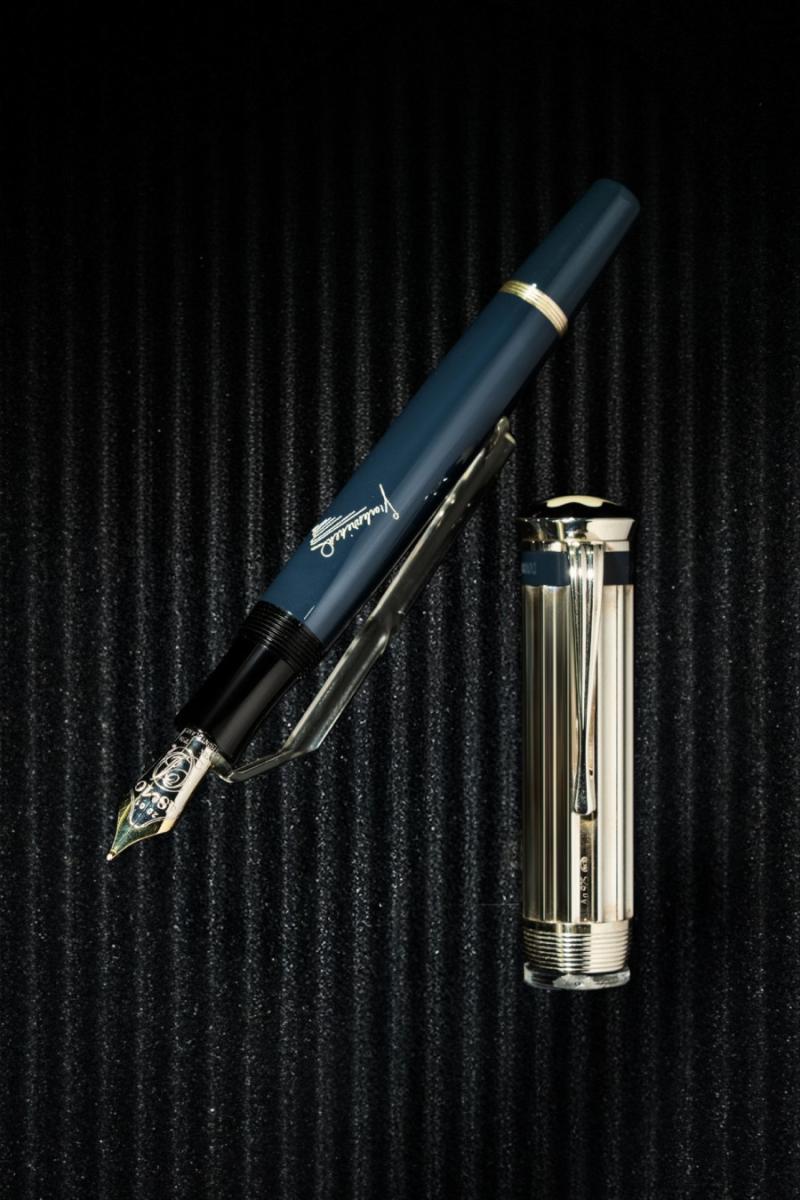 查爾斯狄更斯特別款書寫工具。（圖片提供：Montblanc）
