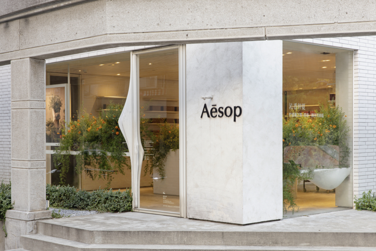 Aesop沁香仲夏街角花店開張！集結香氛、花束和冰品，台北大安及南西店限定