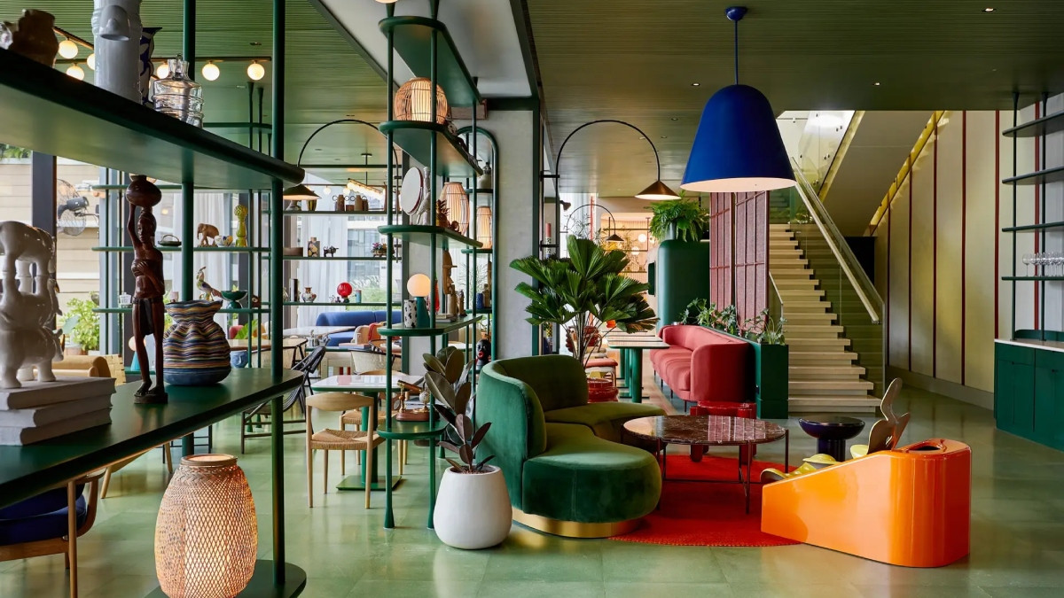 館內多功能餐酒吧The Parlor。（圖片來源：The Standard, Bangkok）