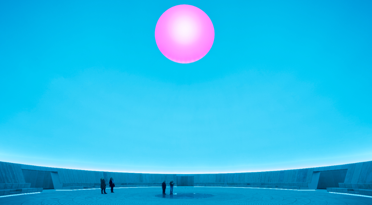 James Turrell最大規模「Skyspace」作品亮相！走進丹麥ARoS美術館，感受光、色彩與天空交織而成的靜謐體驗