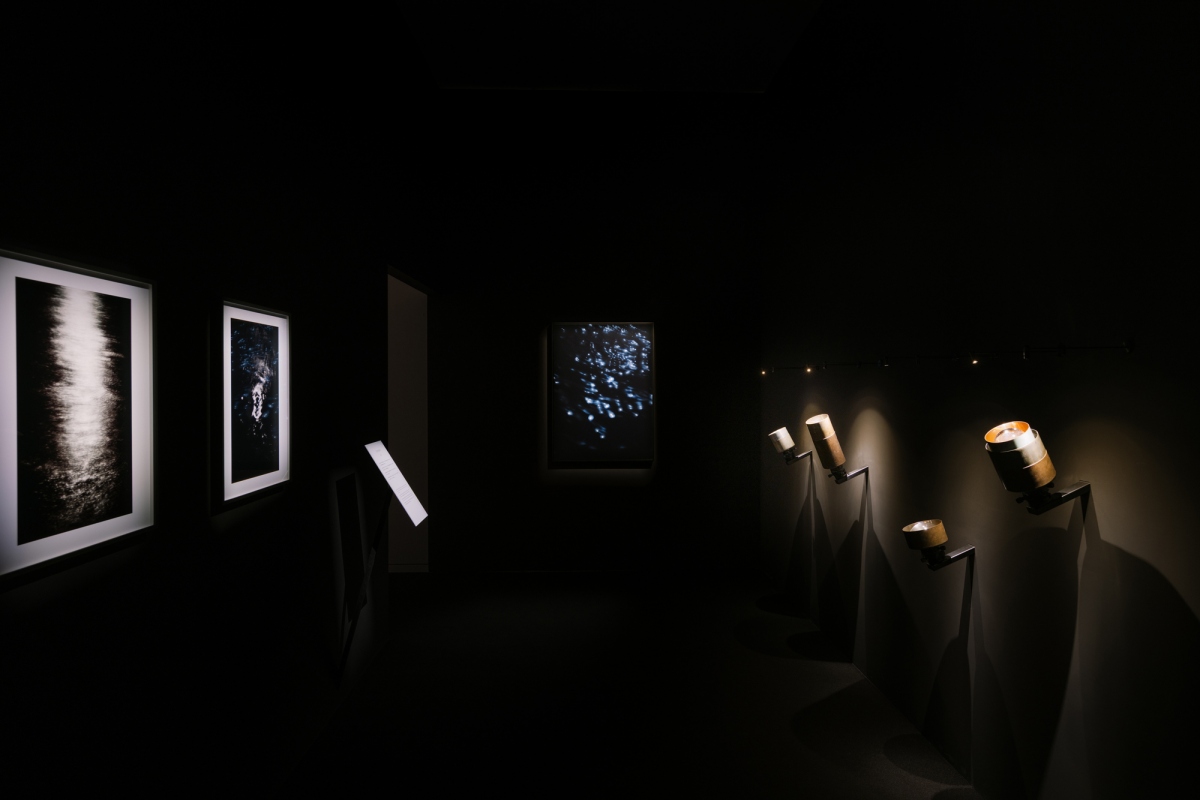 《LUNATION朔望—從海洋閱讀天體》展覽一景。（圖片提供：瀧本幹也寫真事務所）
