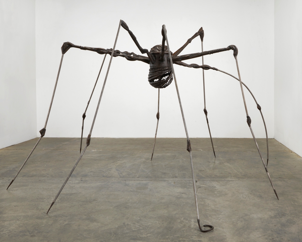 路易絲．布爾喬亞, 〈蜘蛛〉, 1994, 青銅、硝酸銀、棕色銅鏽、花崗岩, 274.3 × 457.2 × 378.5 cm© 2026 The Easton Foundation / Artists Rights Society (ARS), New York 
