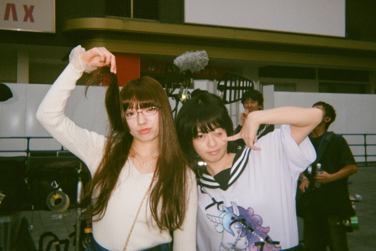 主演森七菜（右）、山田葵。（圖片來源：電影《炎上》官方X @enjou_movie）