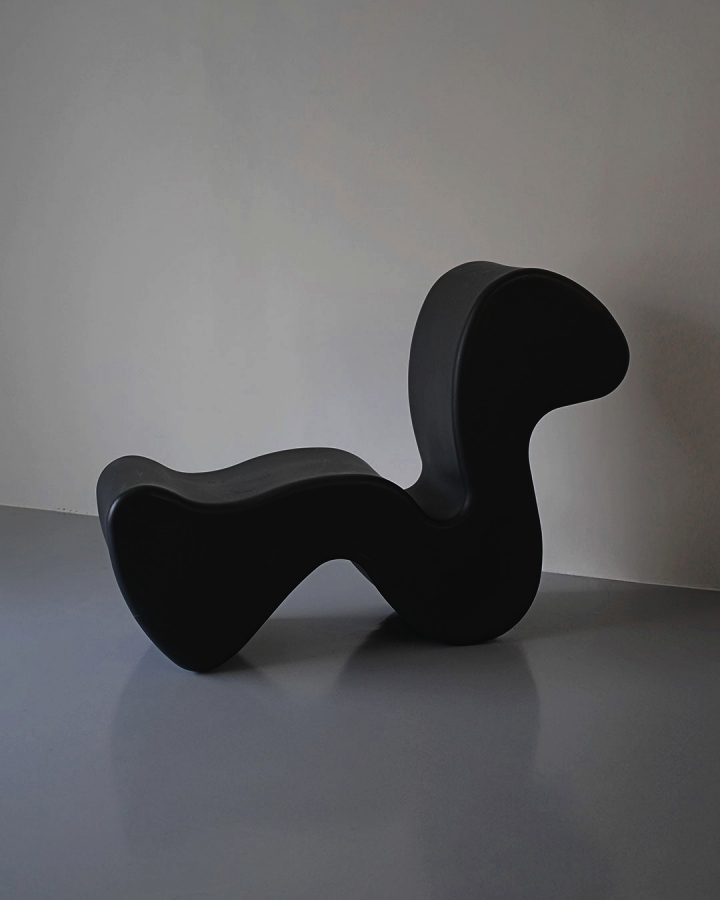Phantom Chair，1997年原版設計，Innovation Randers 製造。（圖片提供：盧奕樺 Pip）