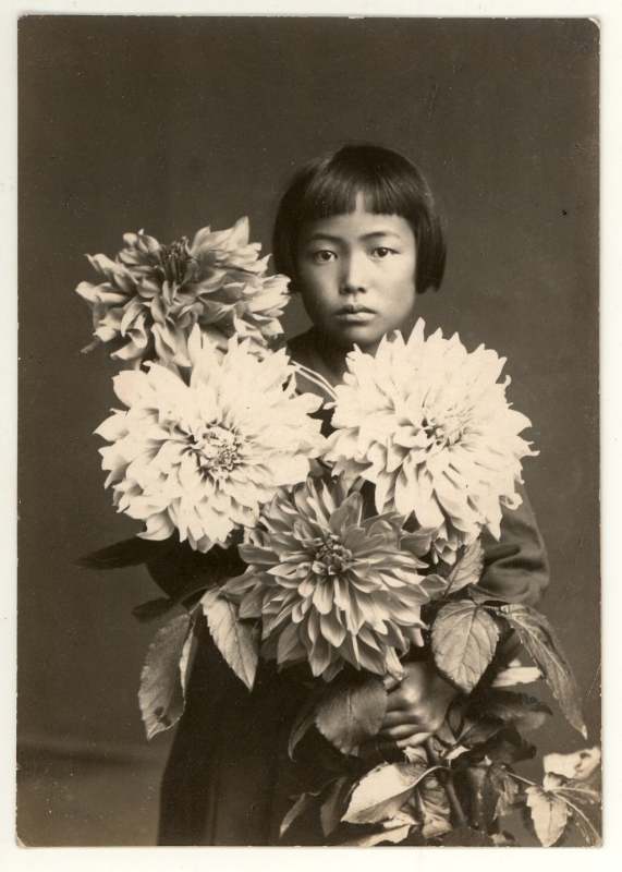 Yayoi Kusama around the age of ten, ca. 1939. © YAYOI KUSAMA