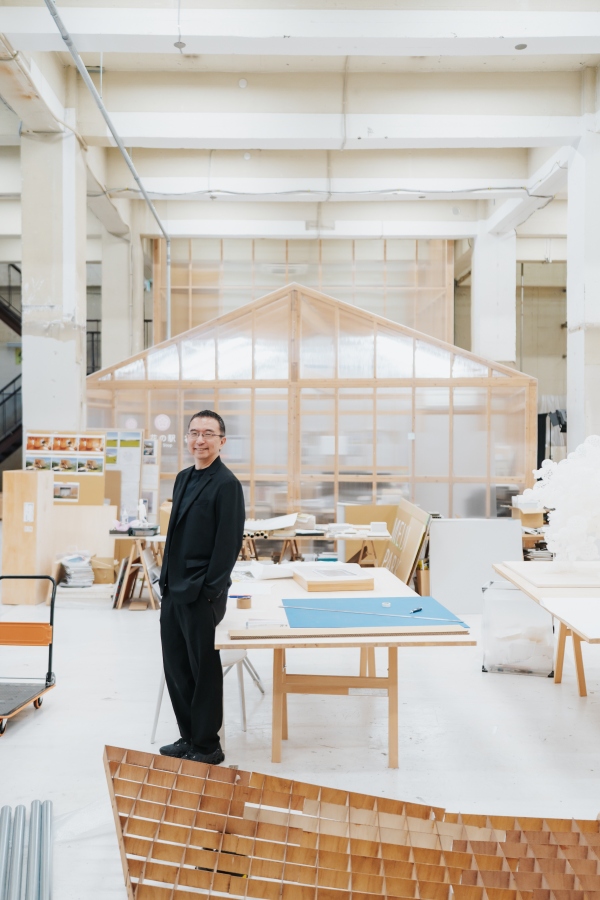 後方的半透明小屋為部分員工的工作空間。（攝影：KRIS KANG）
