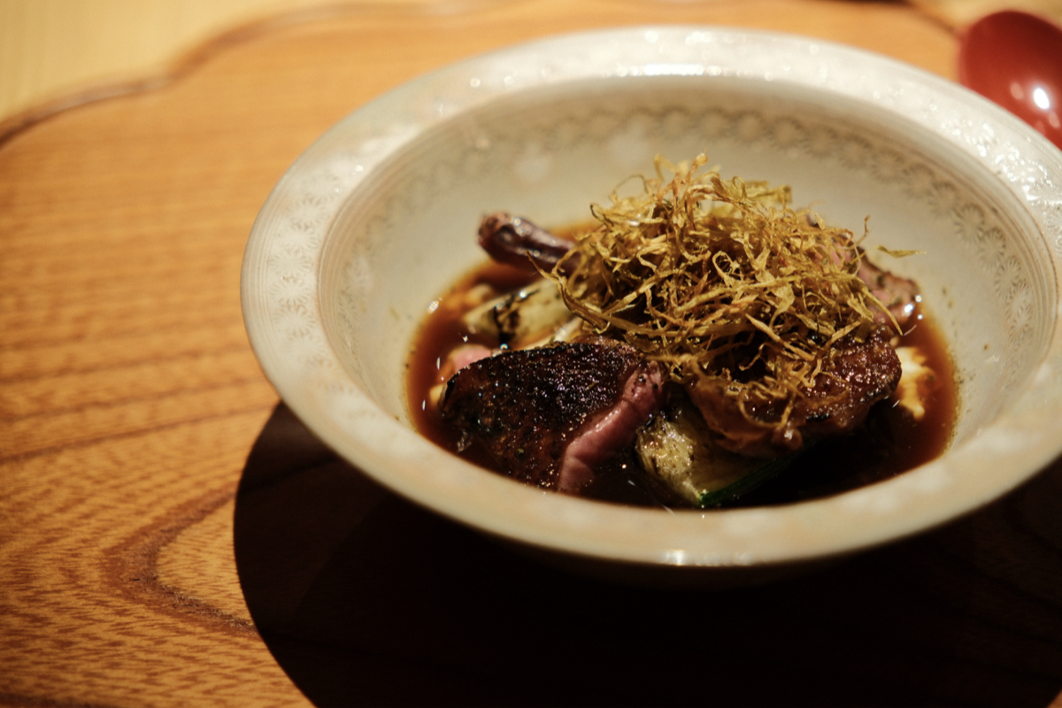 台北米其林一星「掬・Kiku」日本料理：前祥雲龍吟副主廚當家，鮮魚天婦羅、乳鴿、松葉蟹冷麵必嚐