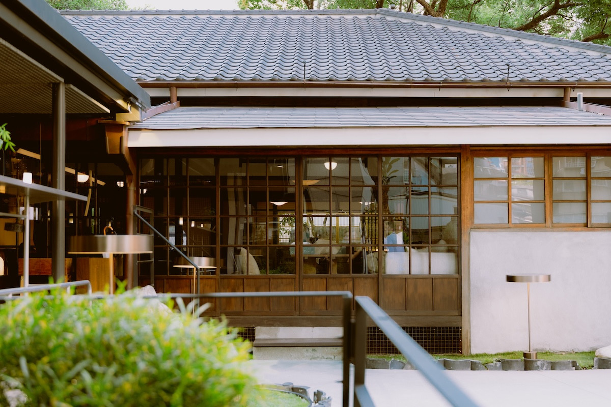台北「輝室」老宅餐廳！主廚楊子毅翻玩台灣庶民美食，烤玉米、清粥小菜還能這樣吃