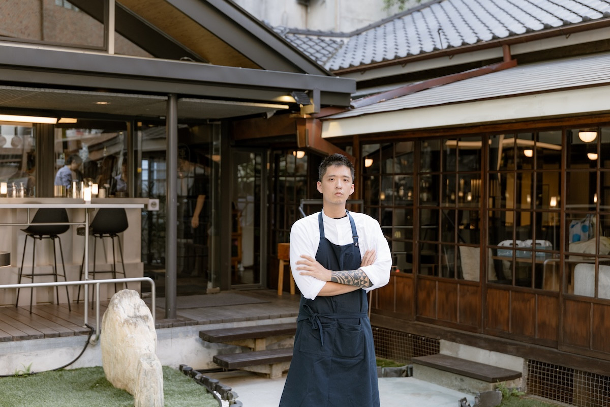 台北「輝室」老宅餐廳！主廚楊子毅翻玩台灣庶民美食，烤玉米、清粥小菜還能這樣吃