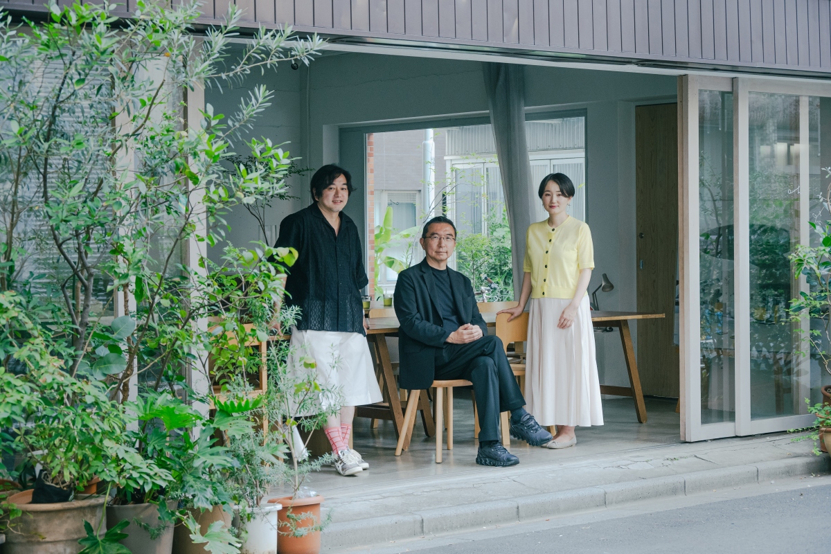 平田晃久師承伊東豊雄，而藤本壯介和大西麻貴皆直接獨立開業，彼此職業路徑各有異同。（攝影：傅詩翔）