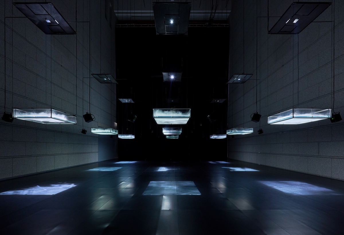 2024年東京都現代美術館「坂本龍一｜觀音，聽時」展覽現場。©2024 KAB Inc. 攝影：浅野豪Takeshi Asano