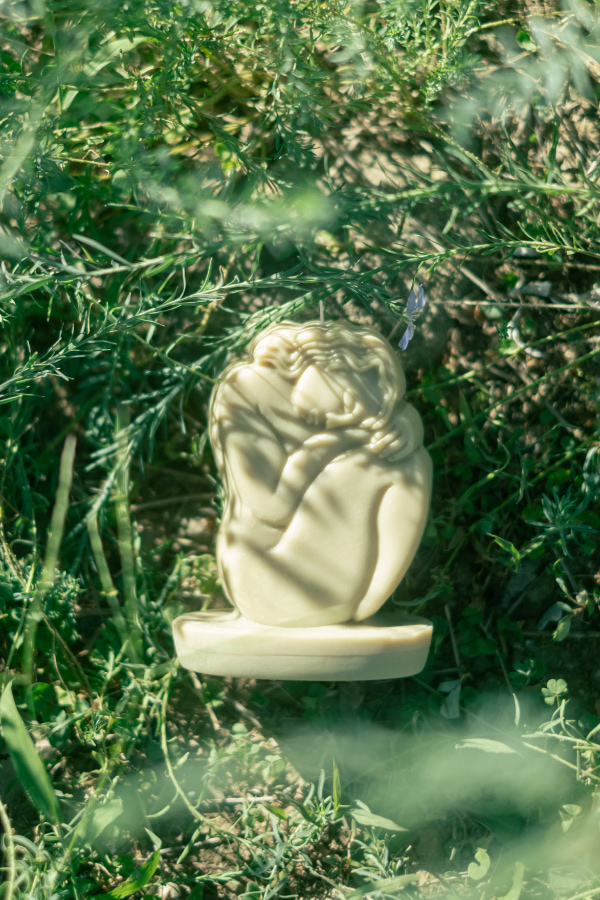 Yenabell 將帶來 Sleeping Lady、植物香氛噴霧、香錐、香氛蠟及玻璃罐蠟燭等作品。（圖片提供：Yenabell ）