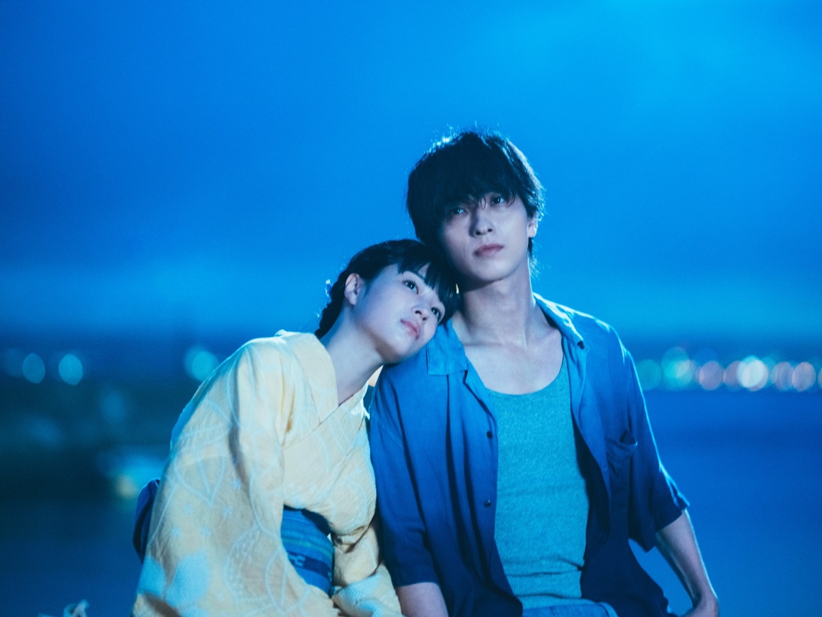 《宛如星辰的你》由《餘命10年》《青春18×2 通往有你的旅程》導演藤井道人執導，劇本則由曾經手《空中急診英雄系列》、《昨日的美食》的編劇安達奈緒子所打造。（圖片提供：車庫娛樂）